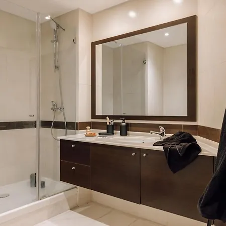 Apartament Male - 3 Bedrooms In Arroios