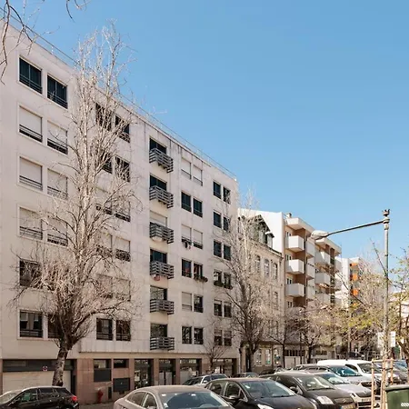 Male - 3 Bedrooms In Arroios * Lizbona