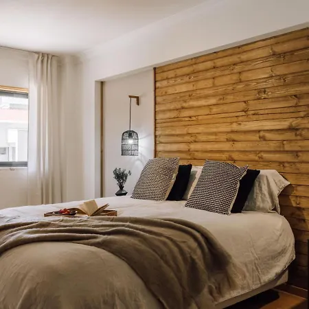 Male - 3 Bedrooms In Arroios * Lisboa